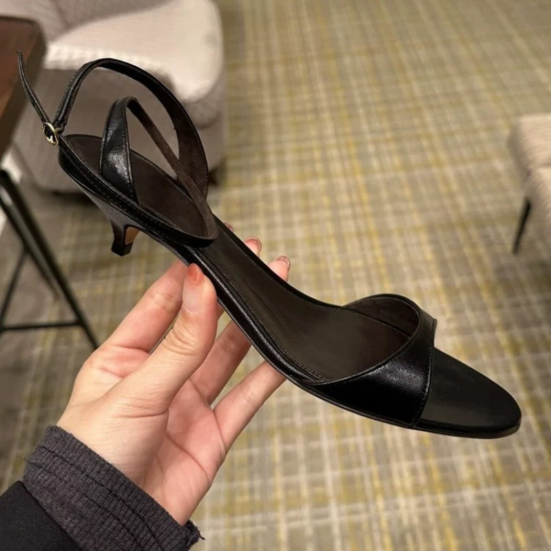 Sandalias de cuero genuino par - Kitten Heel Women reseña y precio